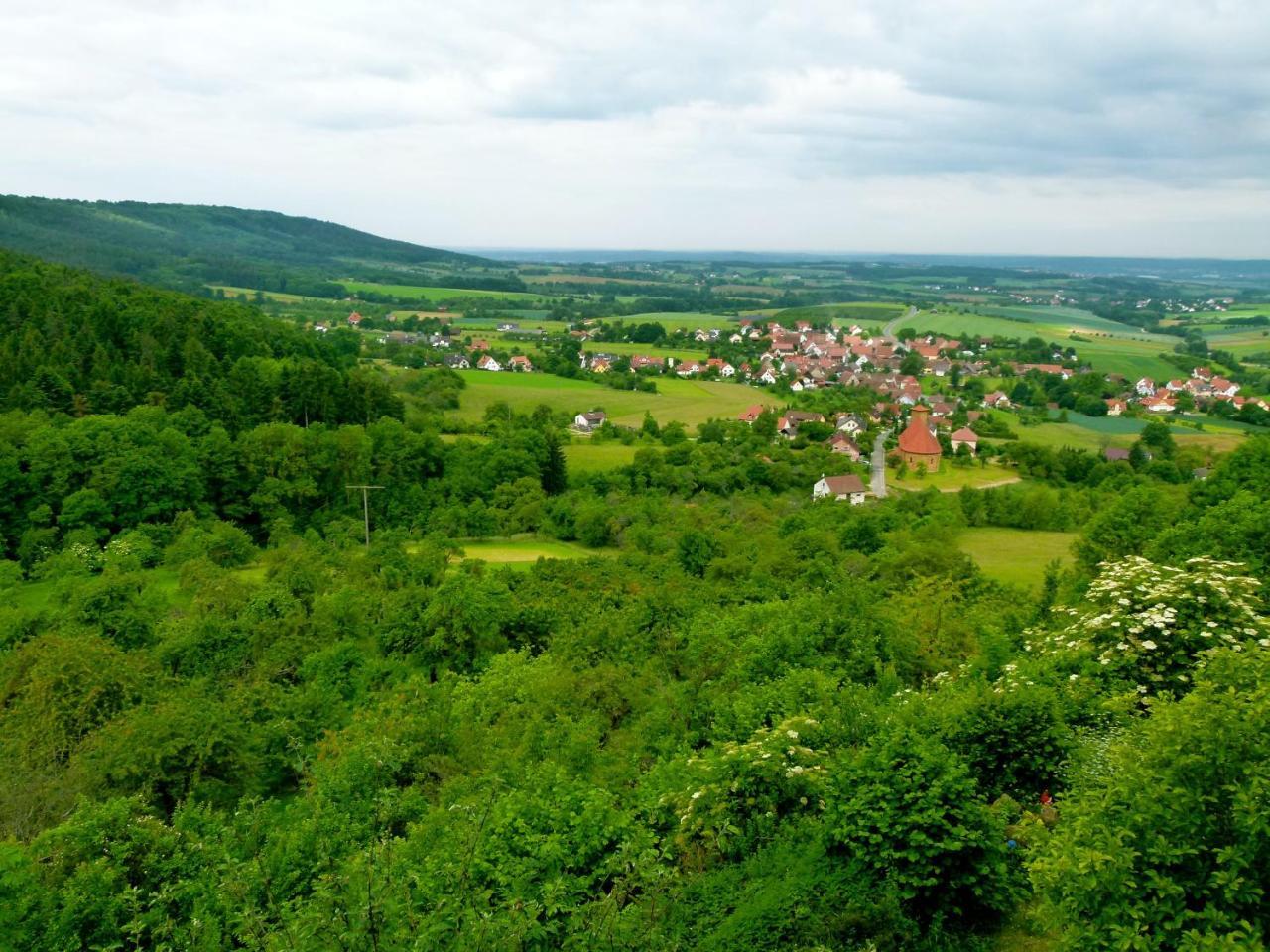 Berg-Gasthof Hoetzelein Kunreuth ภายนอก รูปภาพ